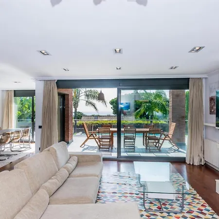 Homeholidaysrentals Adonis