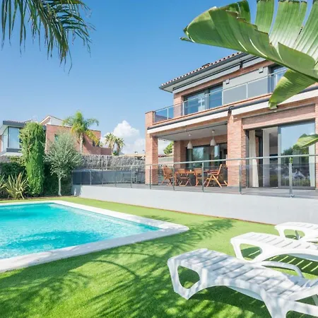 Homeholidaysrentals Adonis *