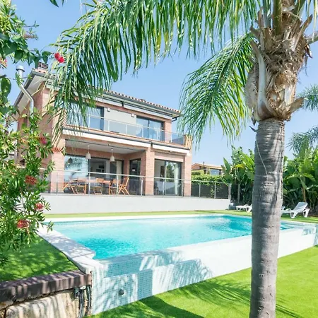 Homeholidaysrentals Adonis *