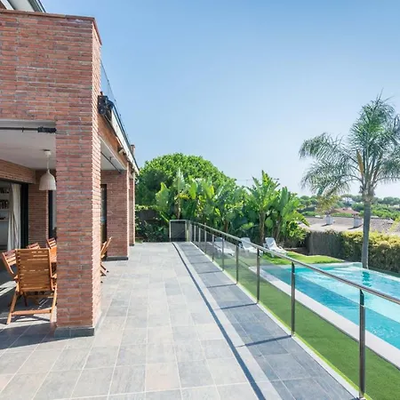 Homeholidaysrentals Adonis 别墅 *